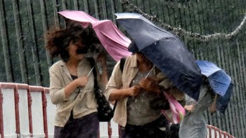 Okinawa tê liệt vì siêu bão