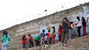 Bức tường bê tông phân cách giàu nghèo gây phẫn nộ ở Peru