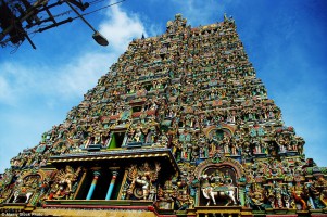 Ngôi đền có 33.000 bức tượng kỳ vĩ ở Ấn Độ.