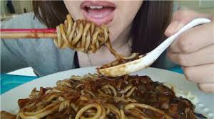 Báo nước Anh nói về “tính cách đói khát” của người Trung Quốc Tuyết Mai