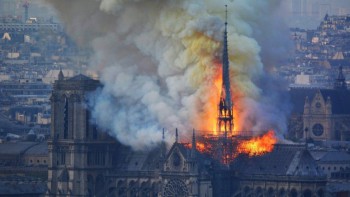 Notre Dame de Paris, khi một linh hồn vĩnh viễn ra đi