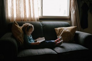 Bí quyết thú vị của bà mẹ Mỹ giúp con tránh xa tivi, yêu đọc sách