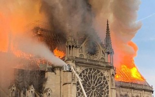 Notre Dame de Paris, khi một linh hồn vĩnh viễn ra đi