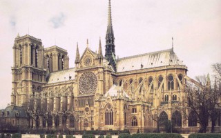 Tìm thấy tượng gà trống mang thánh tích của Nhà thờ Đức Bà Paris