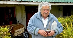 Tổng thống Uruguay: “Người nghèo” là người không biết thỏa mãn dục vọng.