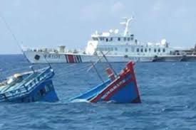 Tàu Indonesia đâm chìm tàu cá Việt Nam, 4 ngư dân mất tích