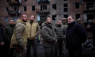 Hàng triệu hộ dân Ukraine không có điện, LHQ điều tra vụ hành quyết tù binh Nga