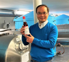 Người kỹ sư trẻ gốc Việt và nước mắm cá hồi  tinh khiết sản xuất tại Vương Quốc Na Uy