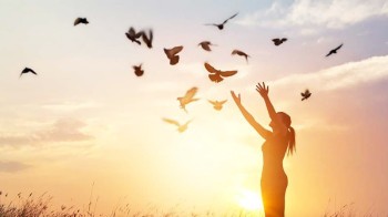 Buông bỏ tâm oán hận , thanh thản nhẹ nhàng bớt âu lo.