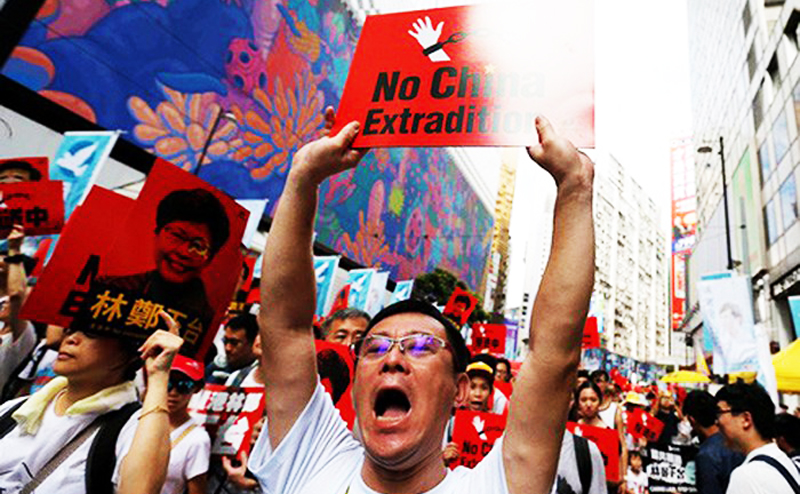 “Ngọn lửa” biểu tình Hồng Kông lan sang Trung Nam Hải