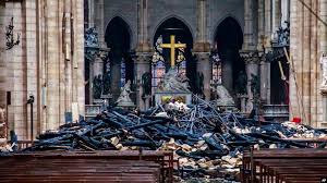 Nhà thờ Đức Bà Paris tổ chức thánh lễ đầu tiên sau hỏa hoạn