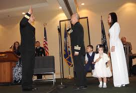 Một sĩ quan Hải Quân Hoa Kỳ gốc Việt được vinh thăng trung tá ngành quân pháp