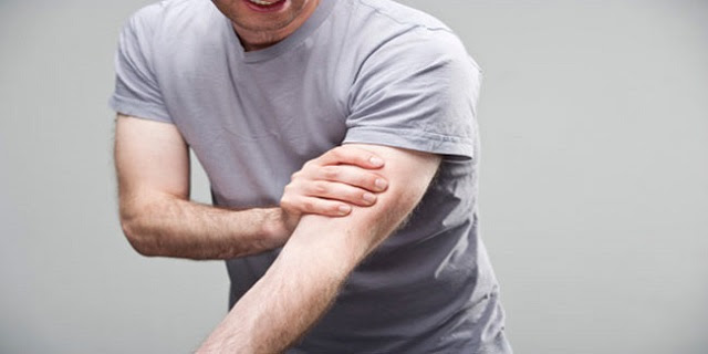 Thường xuyên tê bì cánh tay lúc ngủ có thể là tín hiệu cảnh báo của 4 căn bệnh nguy hiểm.